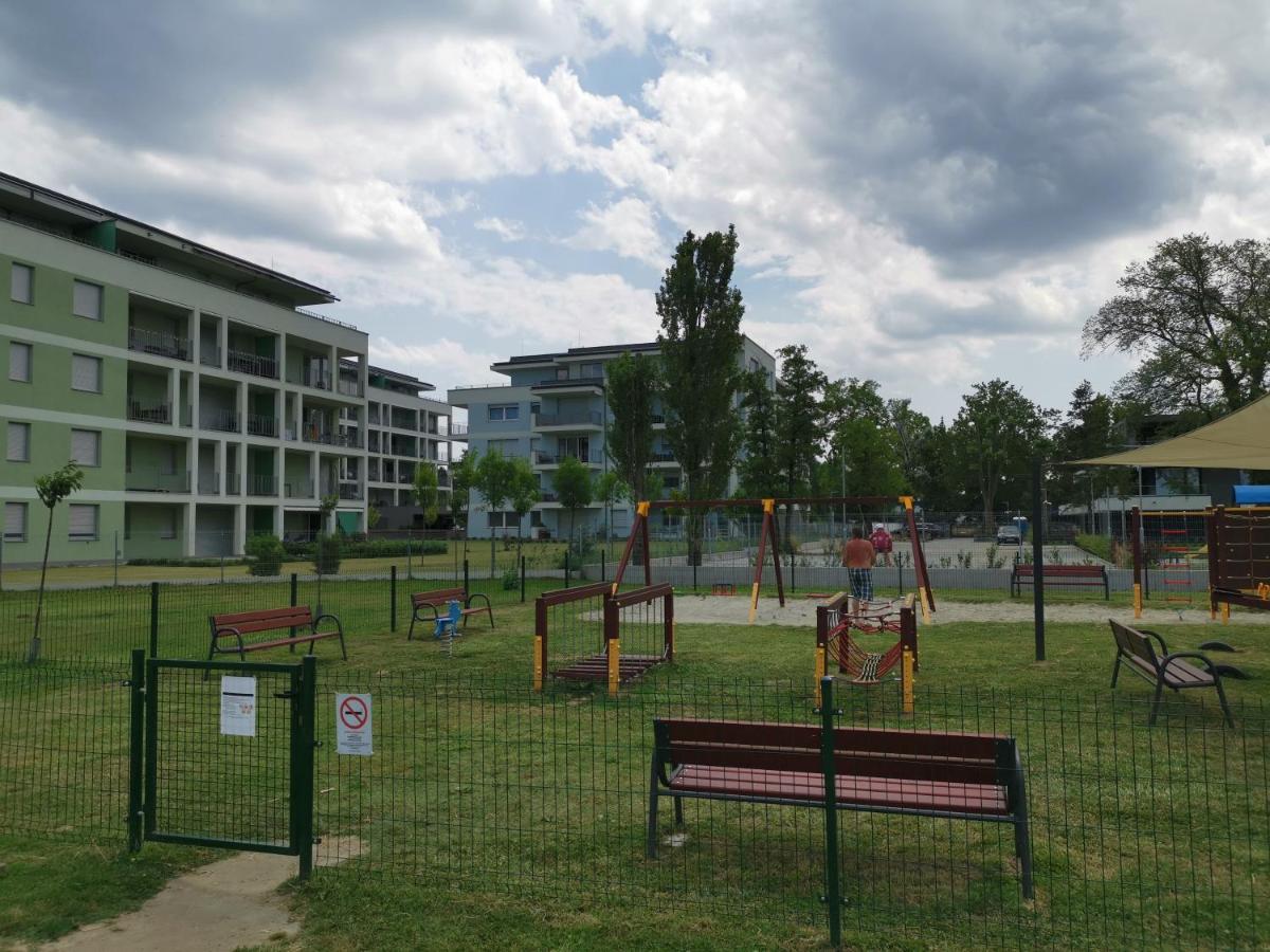 Vizpart Honved Apartman Balatonlelle Exterior photo
