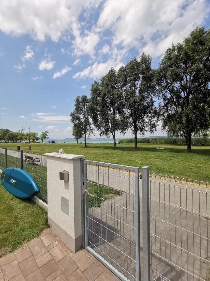 Vizpart Honved Apartman Balatonlelle Exterior photo